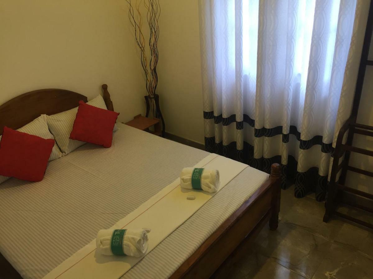 Ivana Homestay Kandy Esterno foto