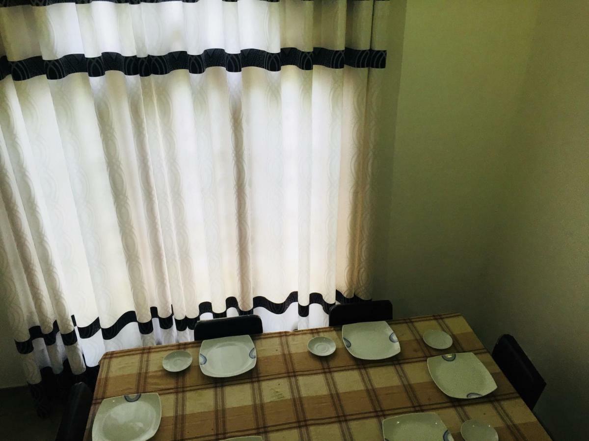 Ivana Homestay Kandy Esterno foto