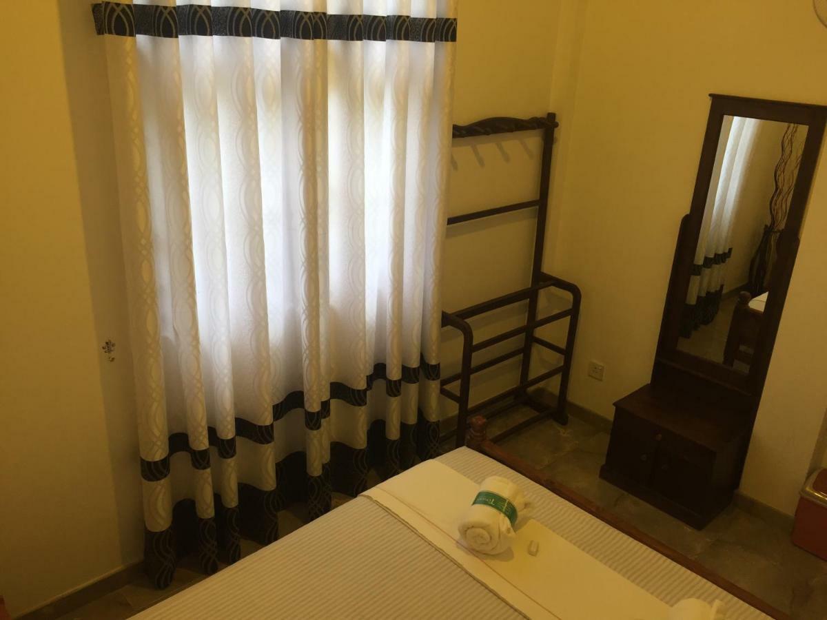Ivana Homestay Kandy Esterno foto