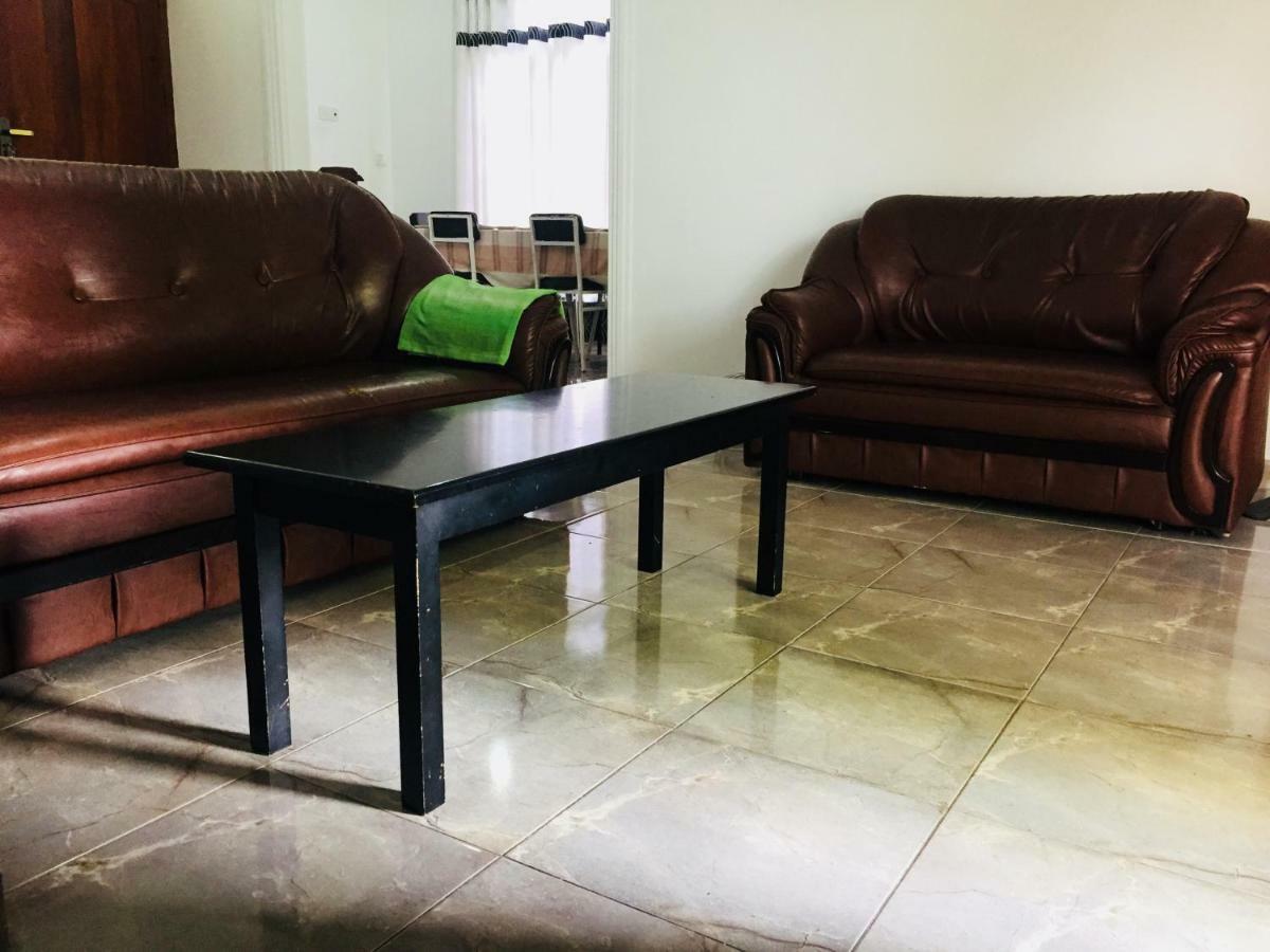 Ivana Homestay Kandy Esterno foto