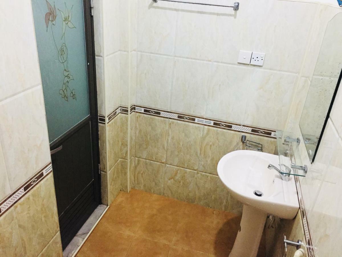 Ivana Homestay Kandy Esterno foto